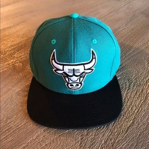 Retro Michell & Ness Chicago Bulls Official Aqua Mint Snap Back